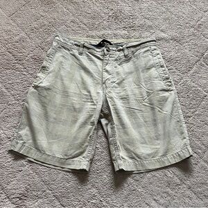 The North Face Beige Plaid Shorts Men’s Size 34